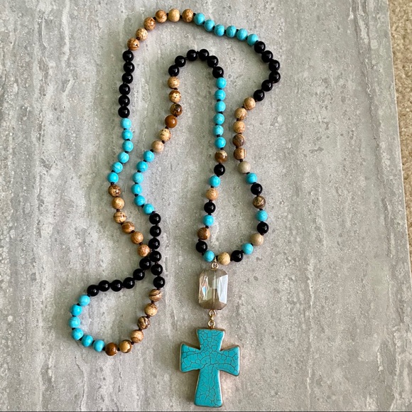 Handmade natural stone cross pendant necklace - Picture 4 of 7